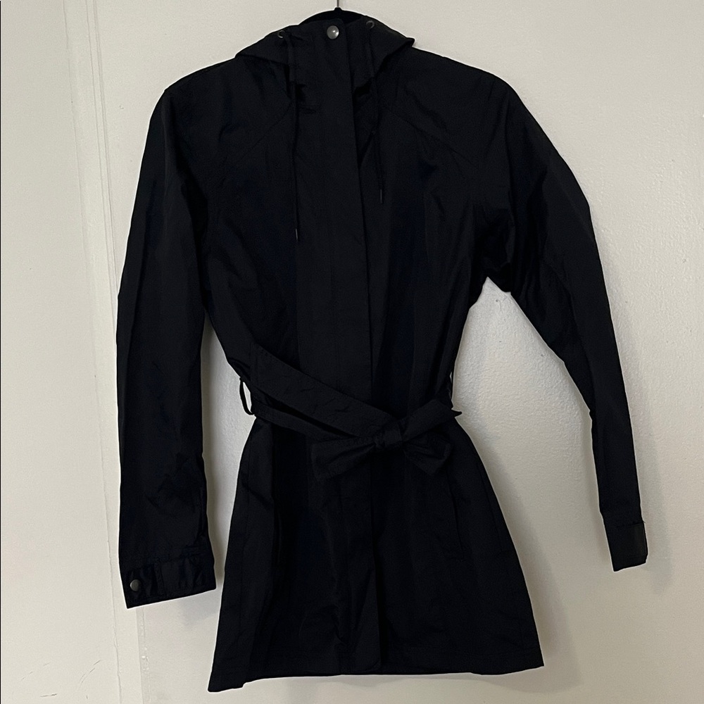 Columbia Women's Black Hooded Rain Jacket Size Small